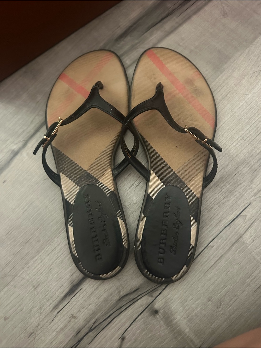 Burberry London Nova Check Leather Thong Sandals